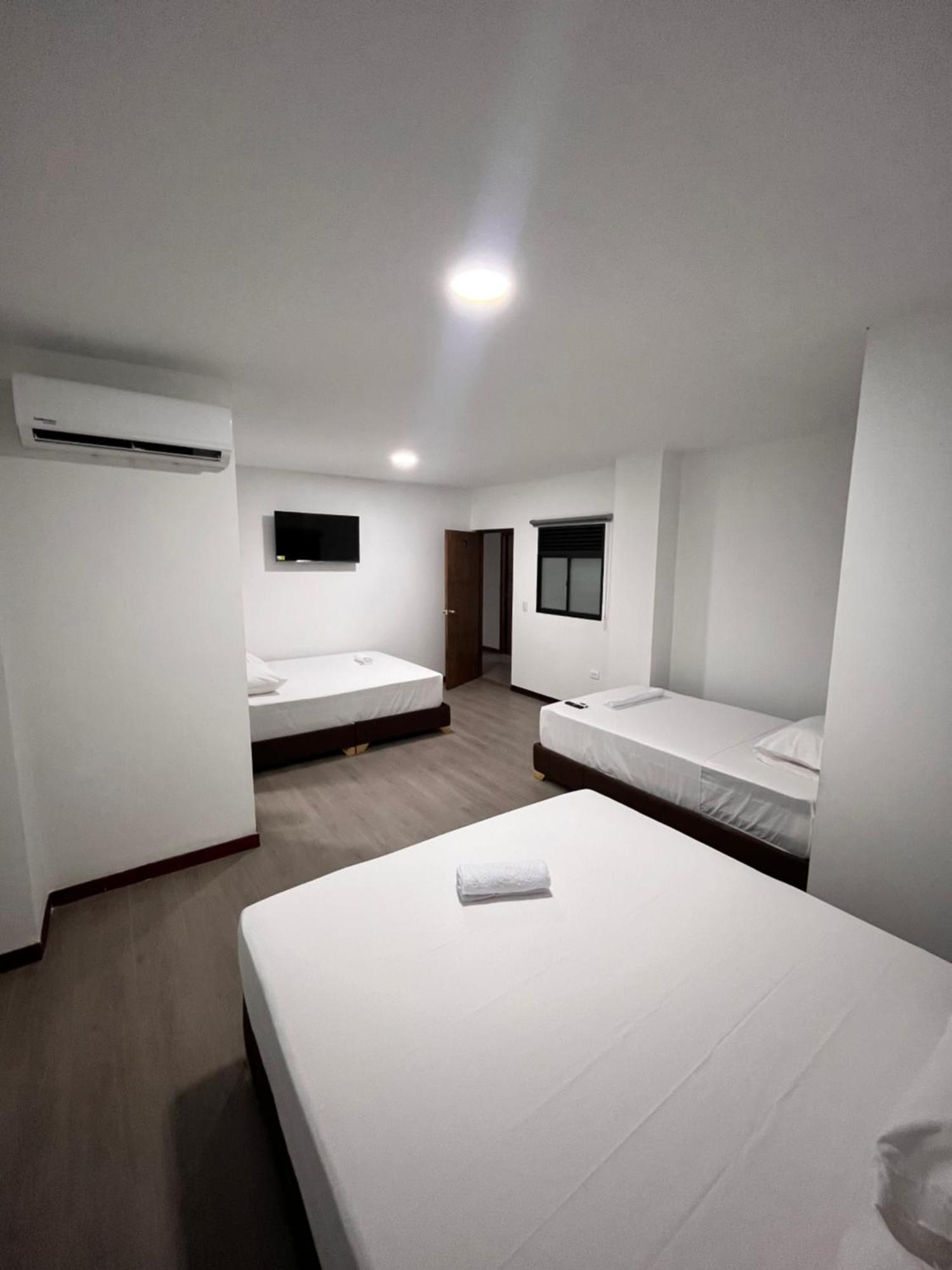Hotel Gallery By 70 Medellin Luaran gambar